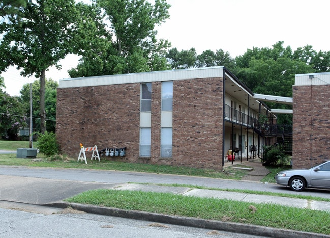 Berclair Cabanas in Memphis, TN - Building Photo - Building Photo