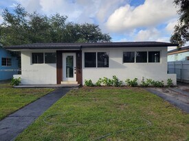 1945 NW 154th St in Miami Gardens, FL - Building Photo