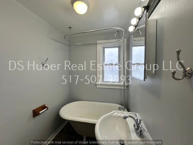 440 Community St in Lansing, MI - Building Photo - Building Photo