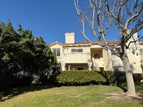 750 Breeze Hill Rd in Vista, CA - Building Photo - Building Photo