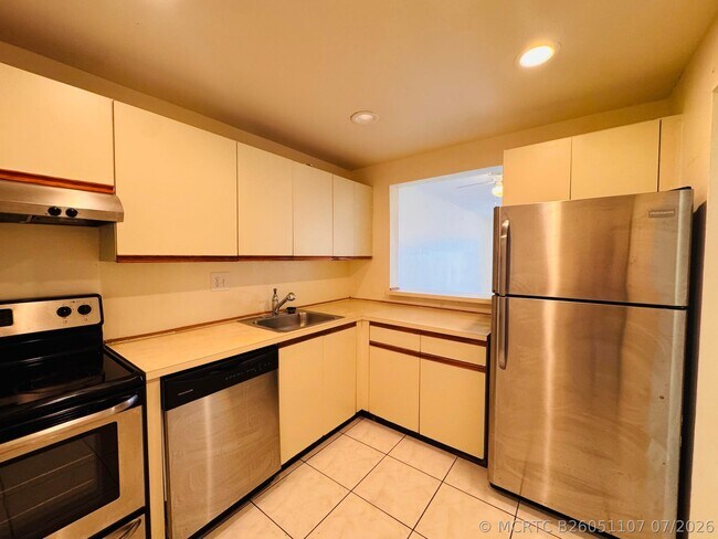 property at 8025 S Colony Cir