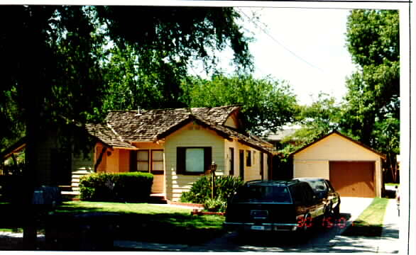 9437-9451 Rose St in Bellflower, CA - Building Photo