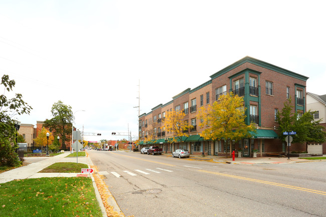 511-539 W Main St in Brighton, MI - Building Photo - Building Photo