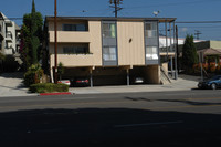 2313 Montrose Ave in Montrose, CA - Foto de edificio - Building Photo