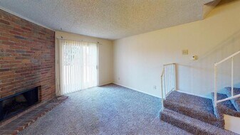 2281 Aspen Dr in Dallas, TX - Building Photo