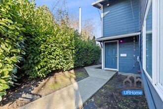 7117-7121-7121 N Fessenden St in Portland, OR - Foto de edificio - Building Photo