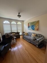 2470 Vivian Cir in Decatur, GA - Foto de edificio - Building Photo