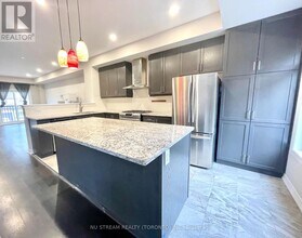 67 Antibes Dr in Toronto, ON - Building Photo - Building Photo