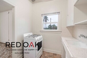 432 N Virgil Ave in Los Angeles, CA - Building Photo - Building Photo