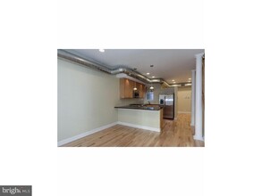 121 S 18th St in Philadelphia, PA - Building Photo - Building Photo