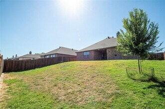 325 Paloma St in Weatherford, TX - Building Photo - Building Photo