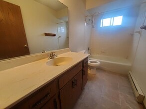 2205 Green Tree Rd in West Bend, WI - Building Photo - Building Photo