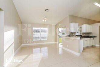 4113 SW 8th Pl in Cape Coral, FL - Building Photo - Building Photo