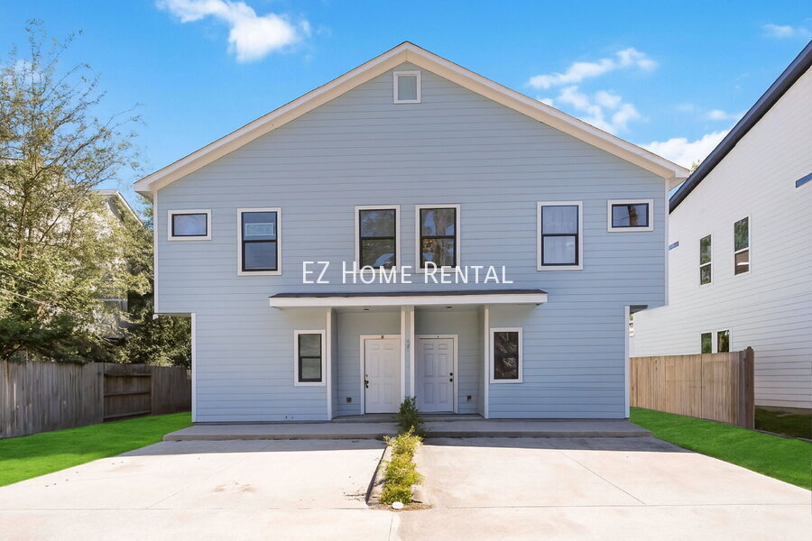 8710 Knox St in Houston, TX - Building Photo