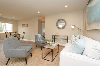 Edge at Howarth Park in Santa Rosa, CA - Foto de edificio - Interior Photo