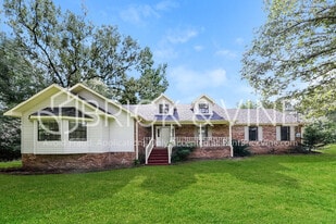 6425 Woodberry Ln in Bessemer, AL - Building Photo