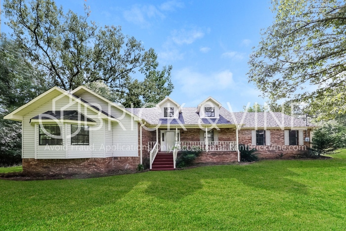 6425 Woodberry Ln in Bessemer, AL - Building Photo