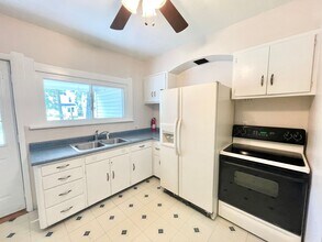 218 Gates Ave in Elyria, OH - Building Photo - Building Photo