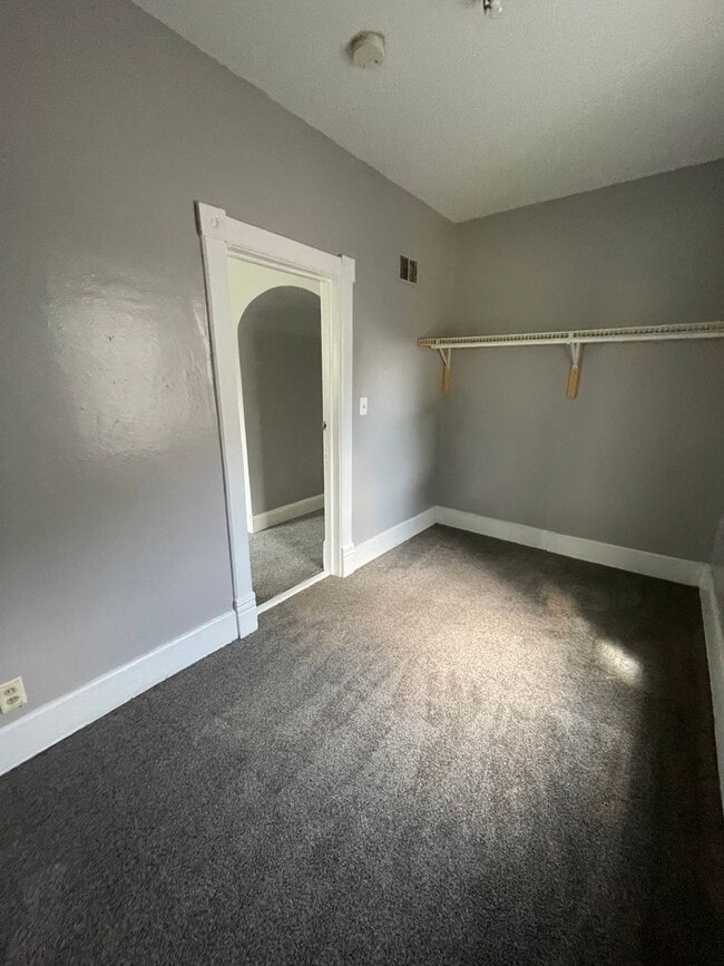 2562 S 9th St in Milwaukee, WI - Foto de edificio - Building Photo