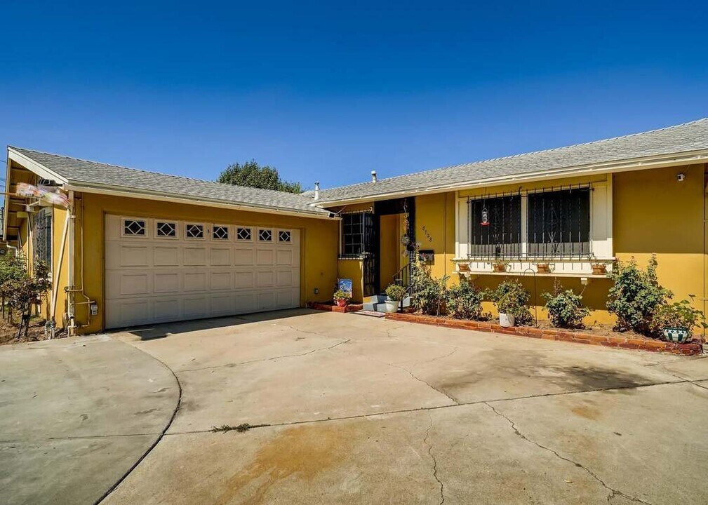 8728 Orville St in Spring Valley, CA - Building Photo