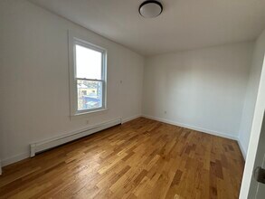 20 Taff Ave, Unit 2A in Stamford, CT - Building Photo - Building Photo