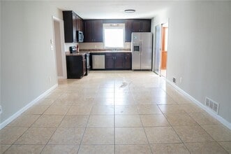 2589 Browns Mill Rd SE in Atlanta, GA - Building Photo - Building Photo