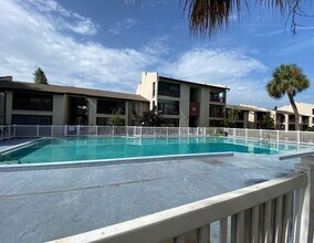 3814 N Lake Dr in Tampa, FL - Building Photo - Building Photo