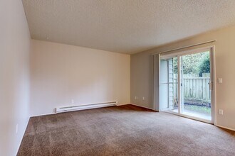 17119 SE Powell Blvd in Portland, OR - Building Photo - Building Photo