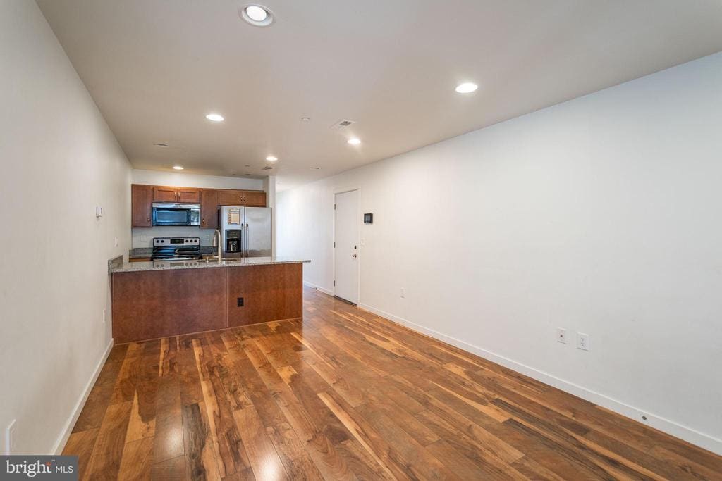 132 S 46th St in Philadelphia, PA - Building Photo