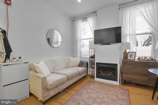 619 S 16th St in Philadelphia, PA - Building Photo