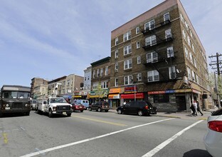 5110-5114 Bergenline Ave in West New York, NJ - Building Photo - Building Photo