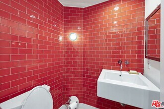 723 Westmount Dr in West Hollywood, CA - Building Photo - Building Photo