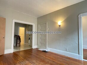 100 Myrtle St-Unit -5 in Boston, MA - Building Photo - Building Photo