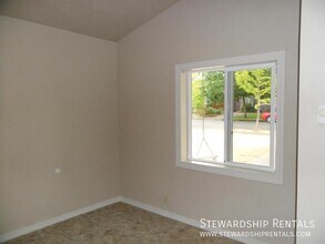 2774 Kincaid St in Eugene, OR - Building Photo - Building Photo