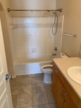 8290 Gate Pky in Jacksonville, FL - Building Photo - Building Photo