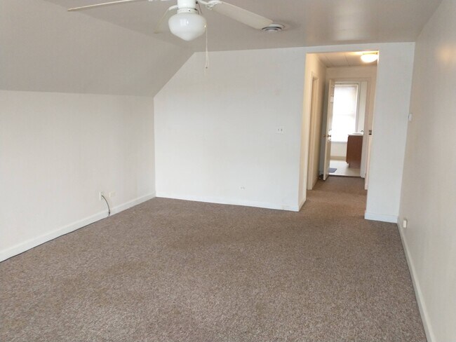 62 Pine St in Grayslake, IL - Building Photo - Building Photo