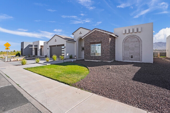 6724 Rio Haciendas in El Paso, TX - Building Photo - Building Photo
