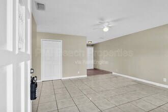 184 SE 27th Way in Boynton Beach, FL - Building Photo - Building Photo