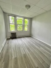 50 Greenville Ave, Unit 1F in Jersey City, NJ - Building Photo - Building Photo