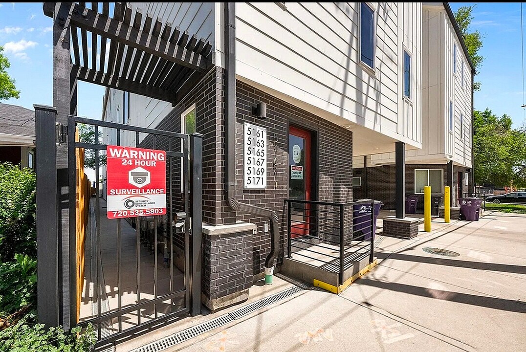 Harley House in Denver, CO - Building Photo