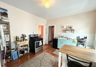 37 Josephine Ave, Unit 2 in Somerville, MA - Building Photo - Building Photo