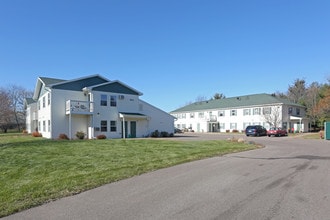 Otter Creek Apartments in Eau Claire, WI - Foto de edificio - Building Photo