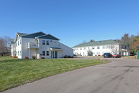 Otter Creek Apartments in Eau Claire, WI - Building Photo - Building Photo