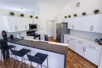 280 Landings Blvd in Weston, FL - Building Photo - Building Photo