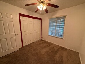 2108 Chaparral Dr in Delano, CA - Building Photo - Building Photo