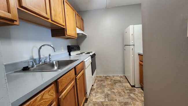 66 Beach Point Pl, Unit 402 in Boston, MA - Building Photo - Building Photo