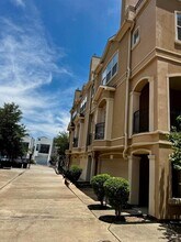 5615 Winsome Ln in Houston, TX - Building Photo - Building Photo