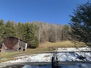 664 Bear Branch Rd in Mars Hill, NC - Building Photo - Building Photo