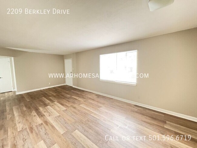 2209 N Berkley Dr in North Little Rock, AR - Building Photo - Building Photo