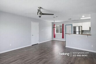 5701 Claystone Cove in Austin, TX - Foto de edificio - Building Photo